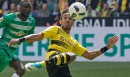 足坛最新爆料新闻报道图片,揭秘球星转会内幕，独家图片曝光惊人真相